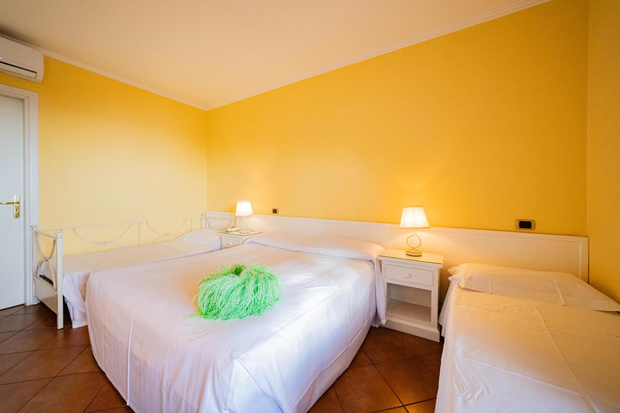 Mendolia Hotel 3*