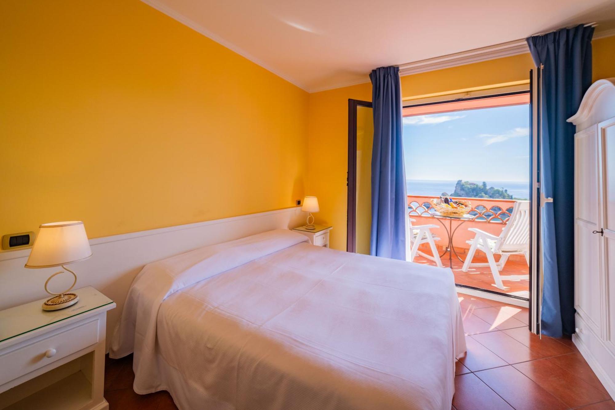 Hotel Mendolia 3*